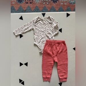 Old Navy|Baby girl outfit,ditsy Floral bodysuit & waffle knit leggings•12-18M